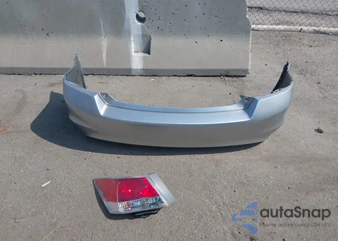 2010 Honda Accord 2.4 Lx z USA, uszkodzony, nr VIN 1HGCP2F30AA196590